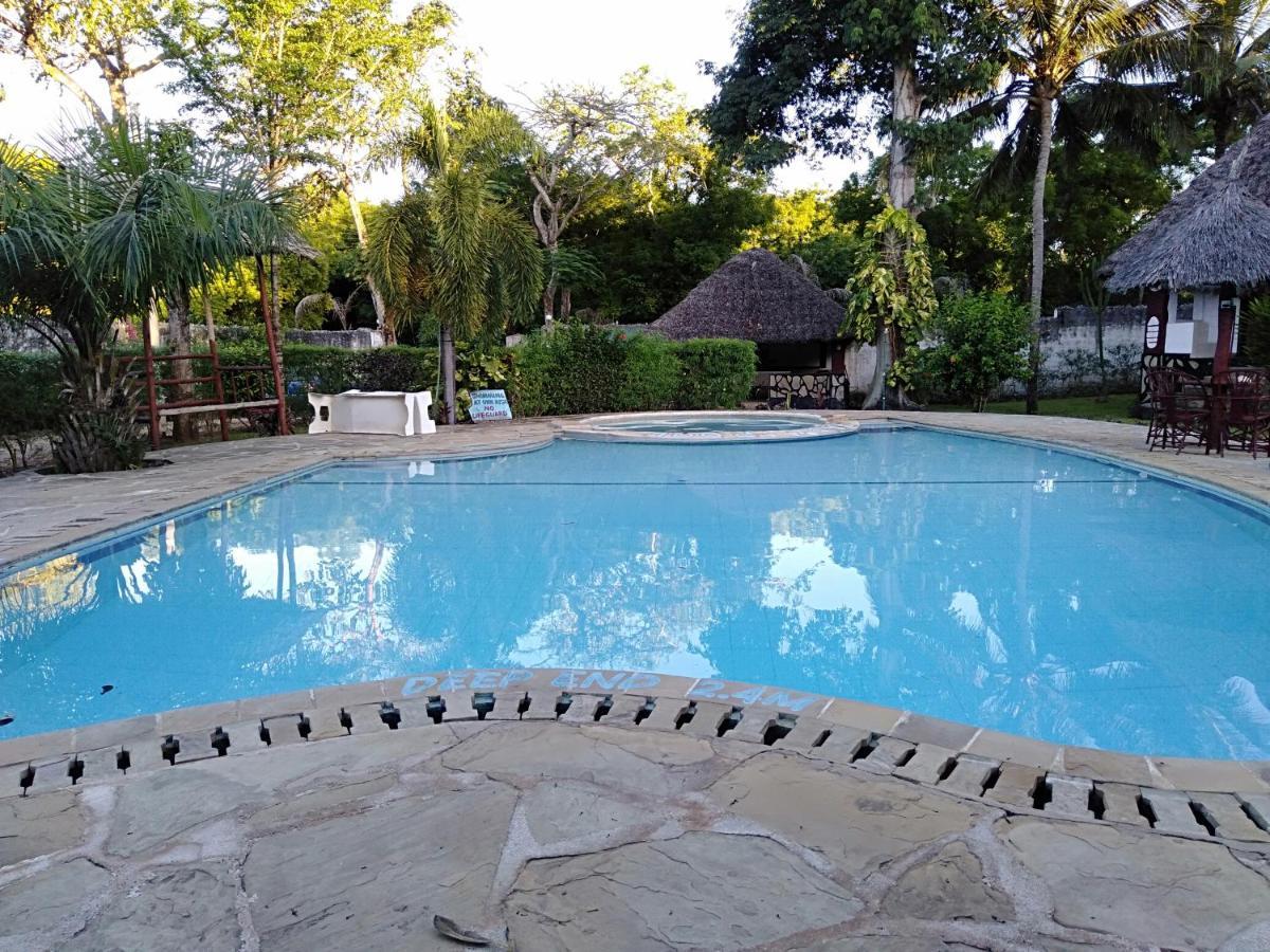Oasis Diani Beach Villas Buitenkant foto