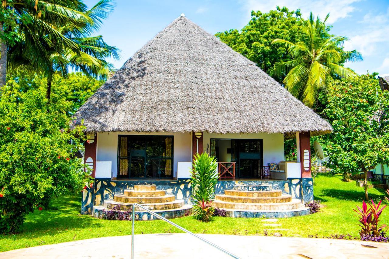 Oasis Diani Beach Villas Buitenkant foto