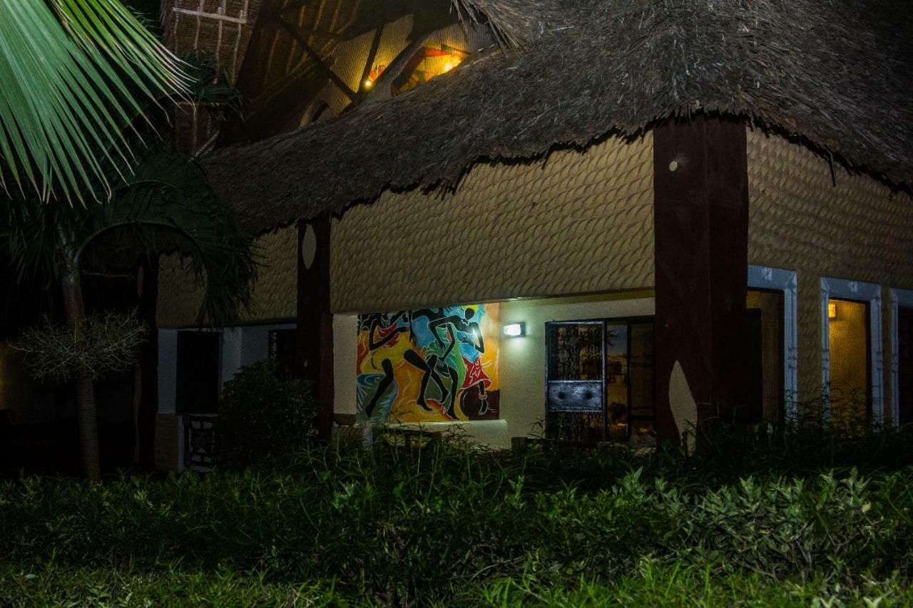 Oasis Diani Beach Villas Buitenkant foto